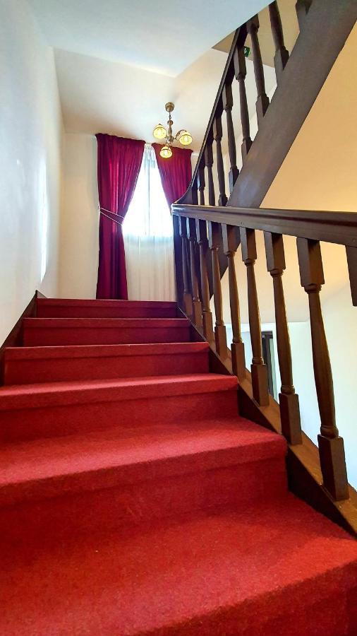 Zur Krone Aparthotel Widdershausen ภายนอก รูปภาพ