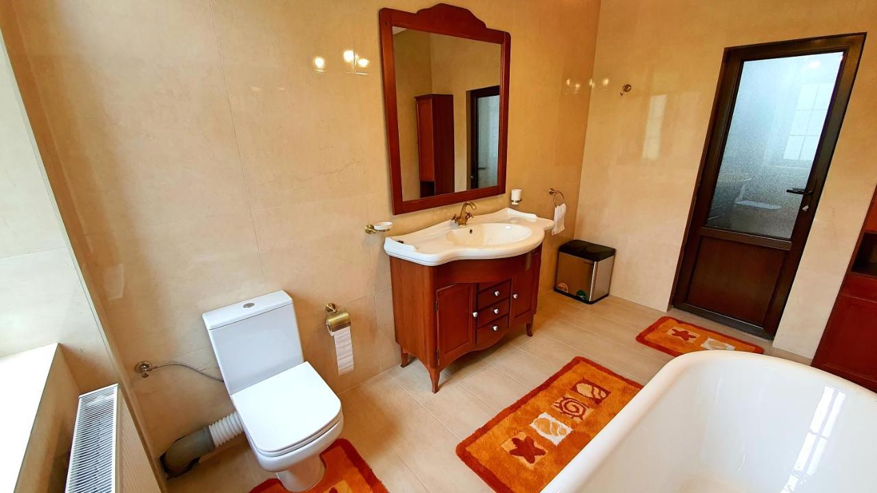 Zur Krone Aparthotel Widdershausen ภายนอก รูปภาพ