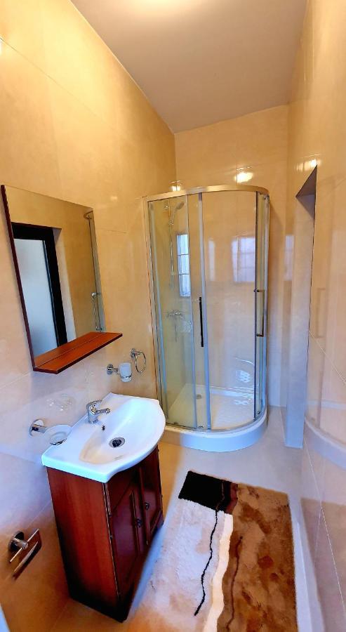 Zur Krone Aparthotel Widdershausen ภายนอก รูปภาพ